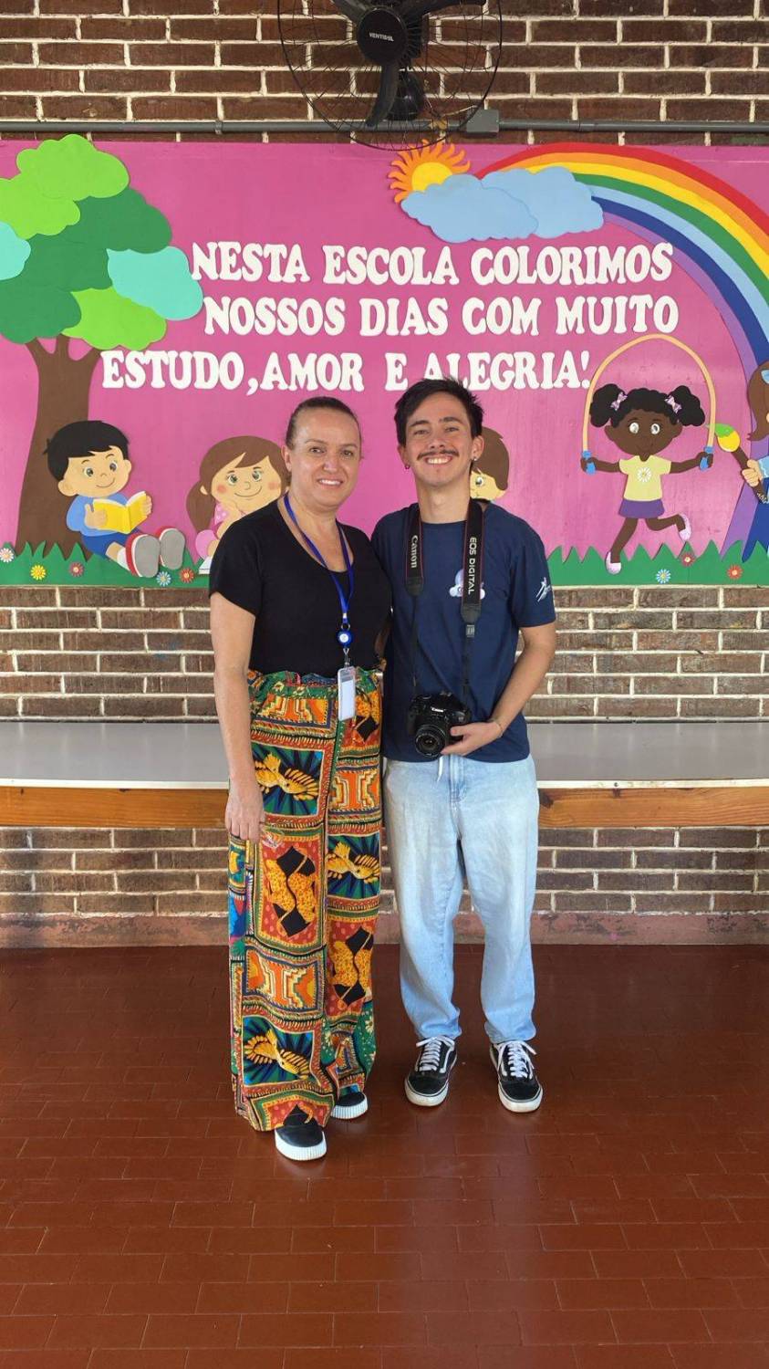 Celebrando a parceria entre o projeto e a escola República Argentina