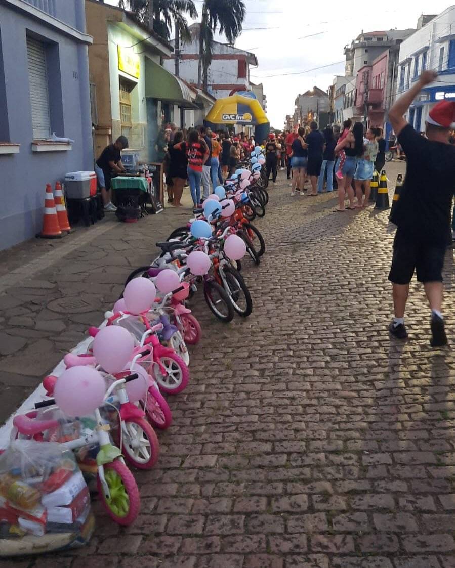  Sobre Rodas da Alegria: Um gesto de amor e solidariedade! 