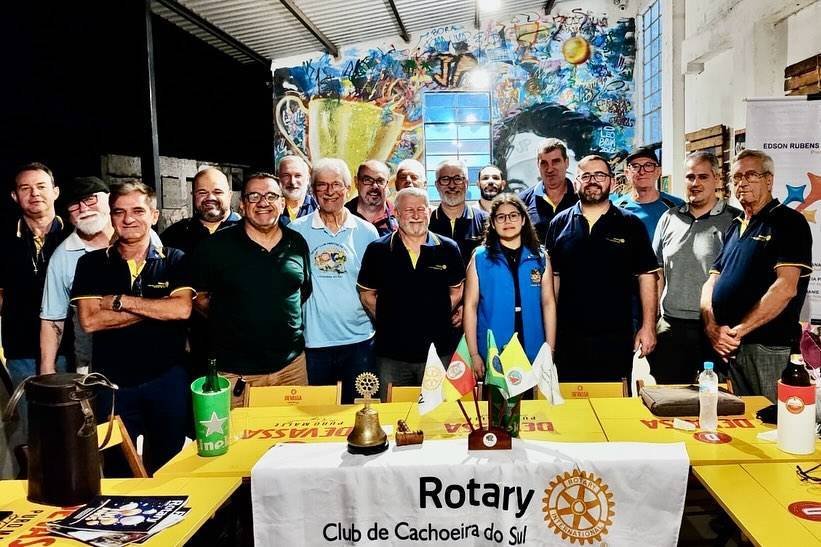 Na noite de hoje, realizamos nossa última reunião do ano