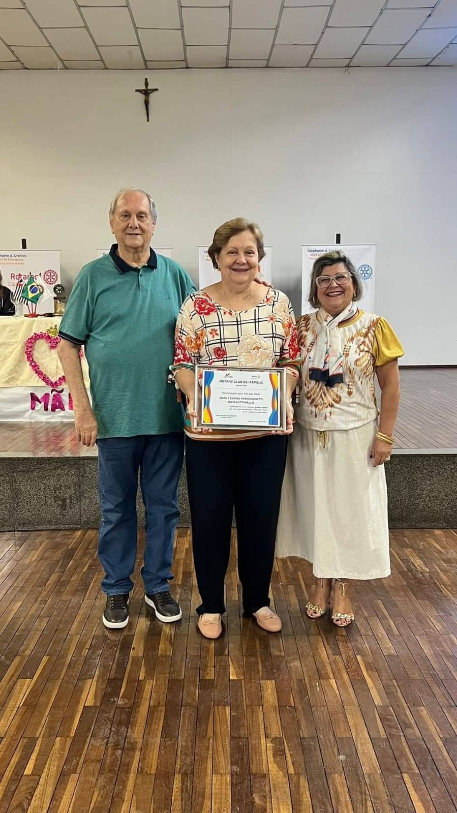 Rotary Club de Itápolis Realiza Festiva em Comemoração ao Dia das Mães