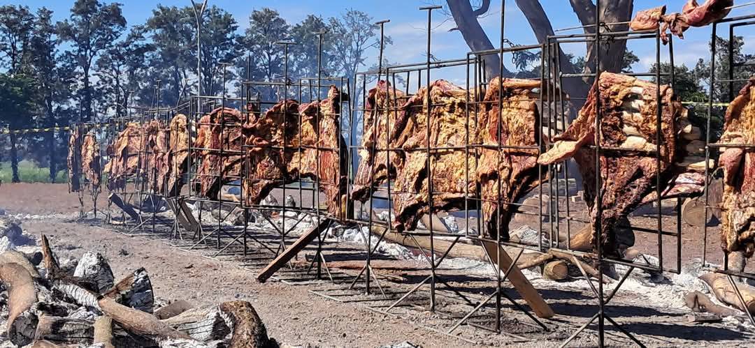 Pres. do Rotary Club de Jahu - Terra Roxa agradece os patrocinadores do evento Fogo de Chão