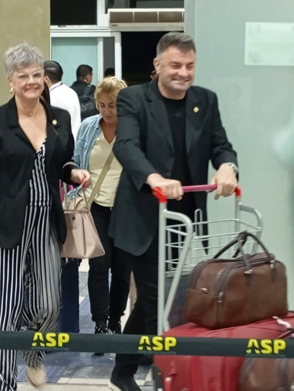 Casal Representante do Rotary International Desembarca em São José do Rio Preto Para Conferência do Distrito 4480