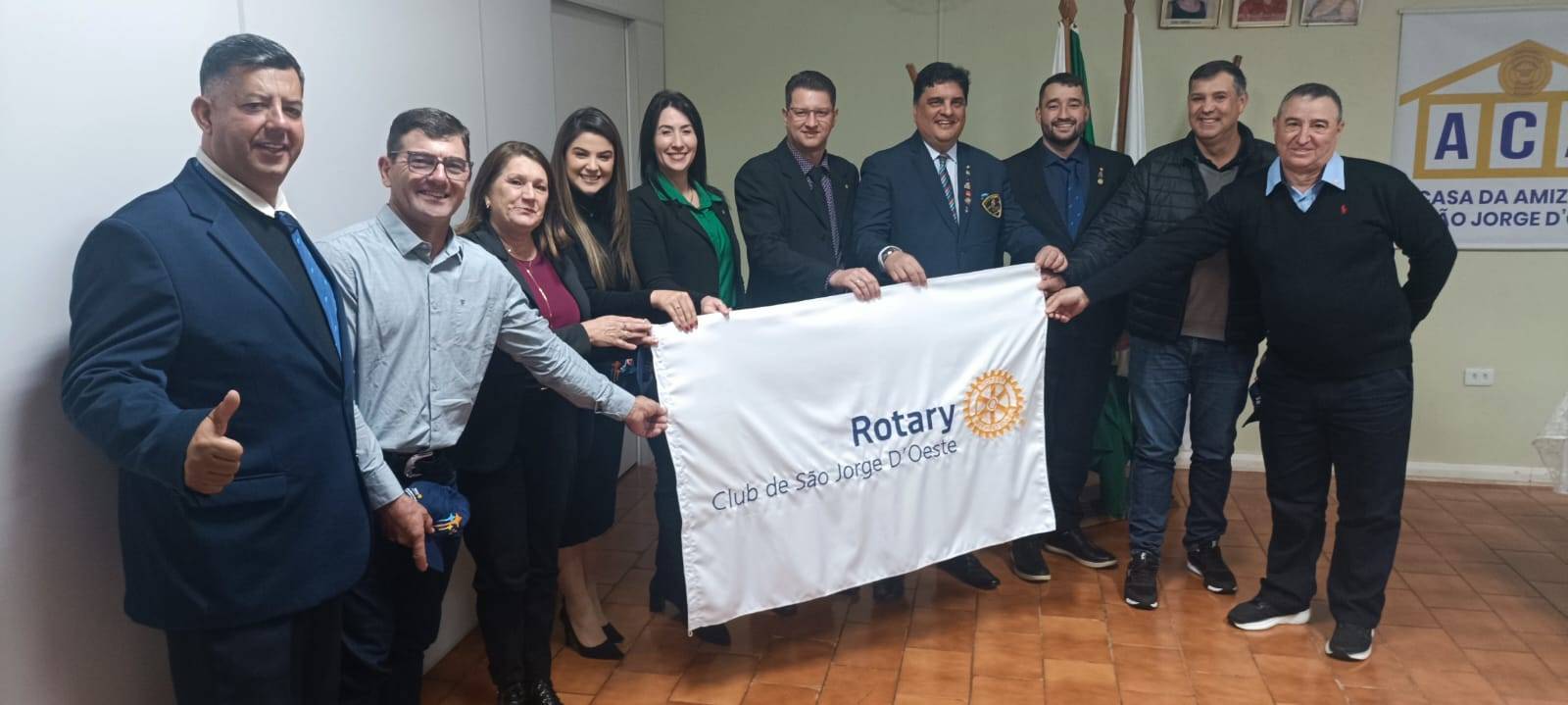 Novos Rotarianos (as) do Rotary Club de São Jorge D'Oeste.