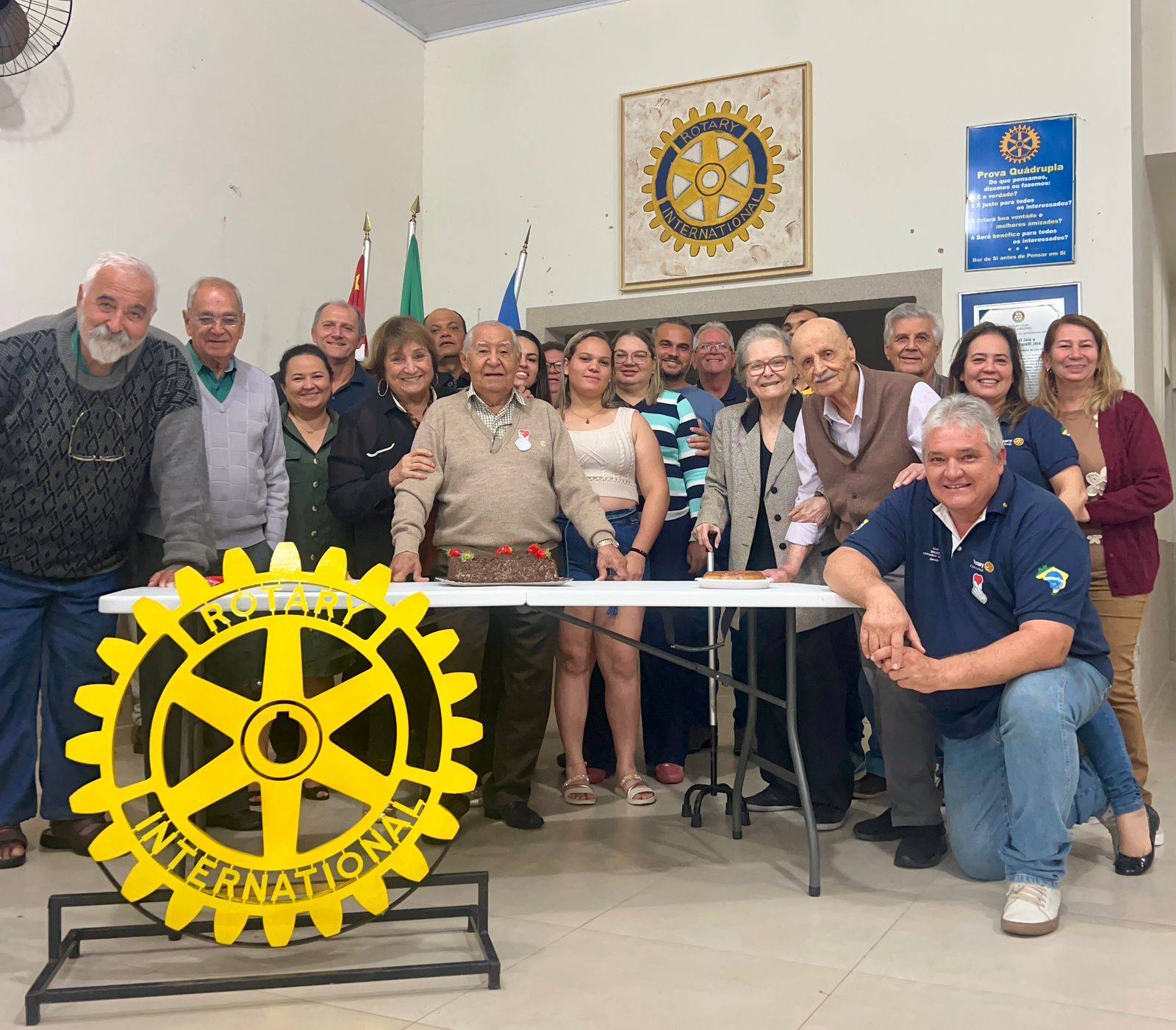 Rotary Club de Monte Aprazível celebra os 95 anos do companheiro Odécio Junqueira