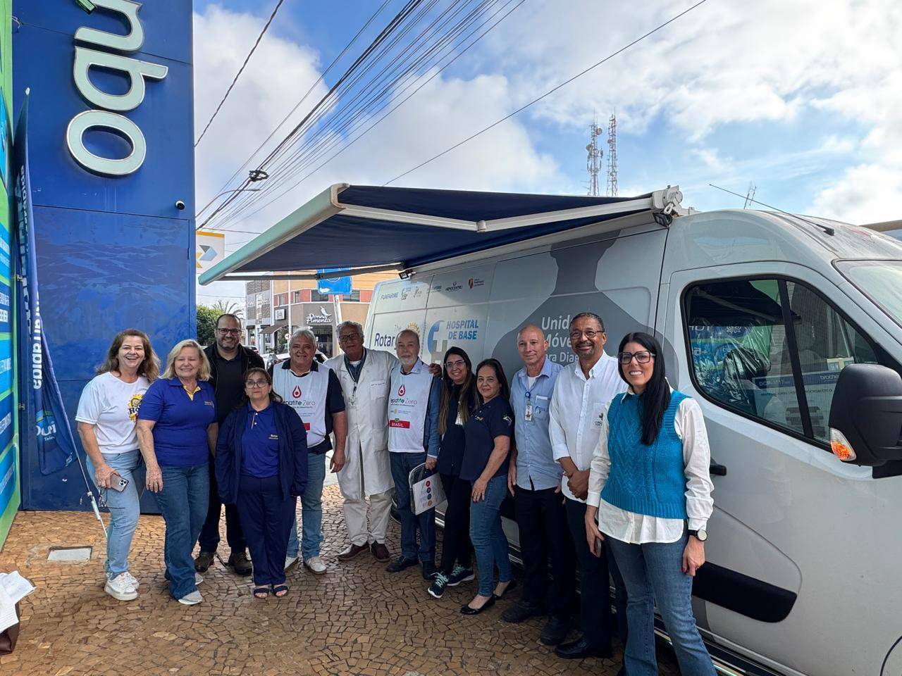 Rotary Club de José Bonifácio recebe Van de unidade móvel de diagnóstico de doenças do fígado