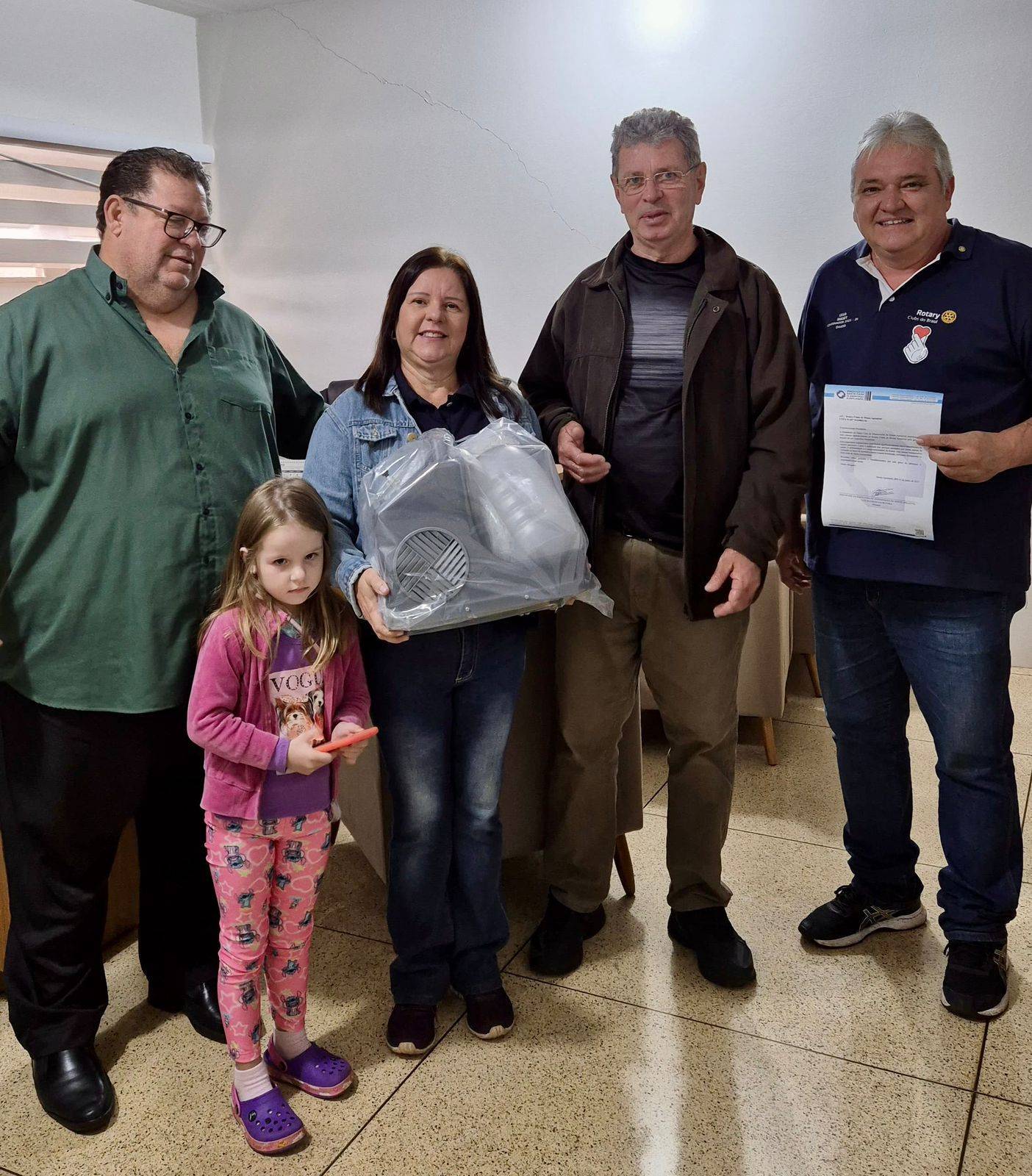 Rotary Club de Monte Aprazível doa aspirador hospitalar para a Santa Casa