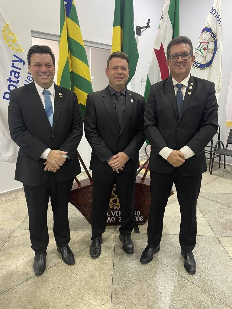 Novo Sócio do RC de Rio Verde Eduardo P Filho ao lado de seu padrinho Iran e do Presidente Rafael