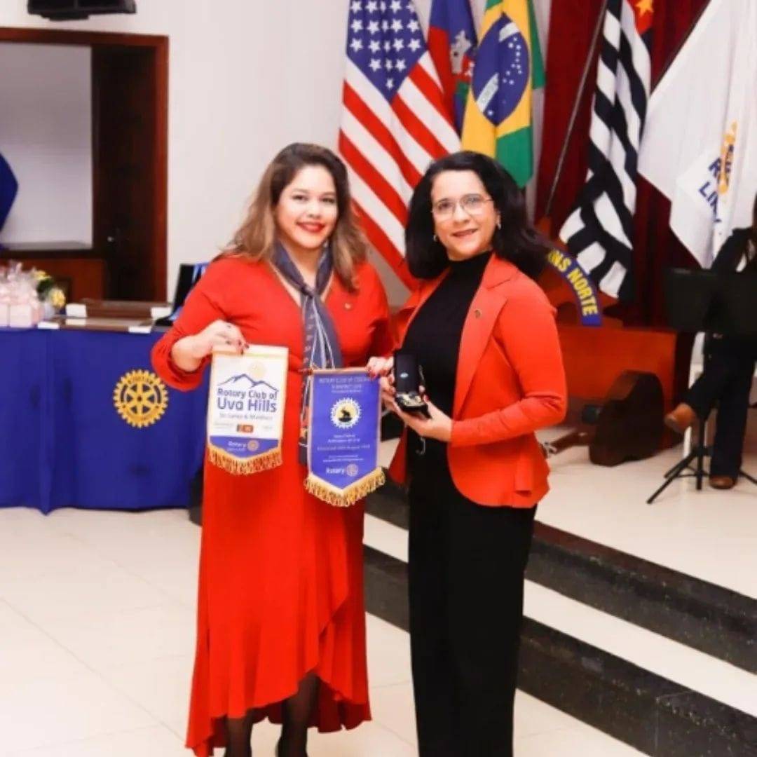  Rotary Club de Lins - Norte recebe Flâmulas