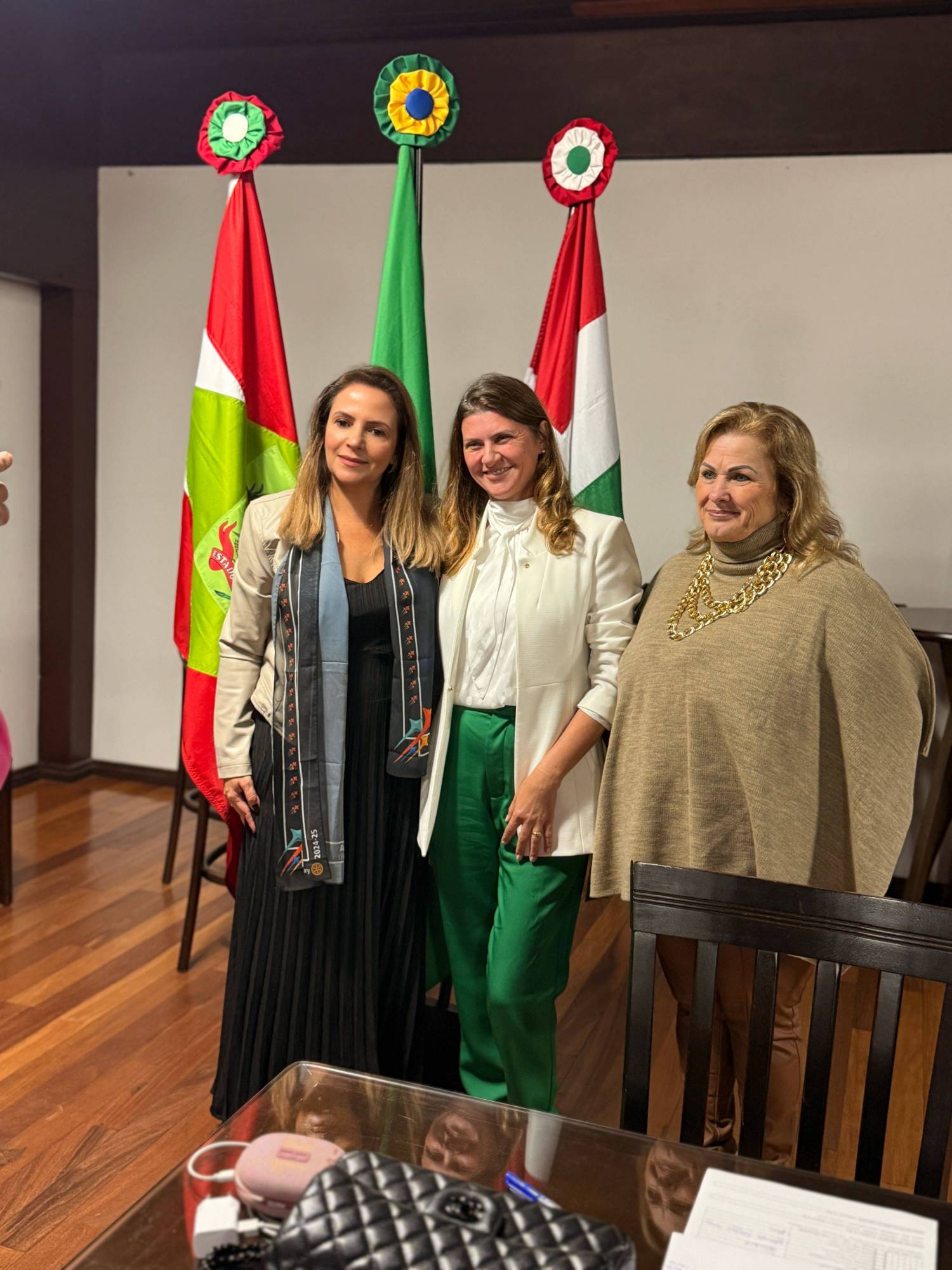 Admissão de nova associada e homenagens 