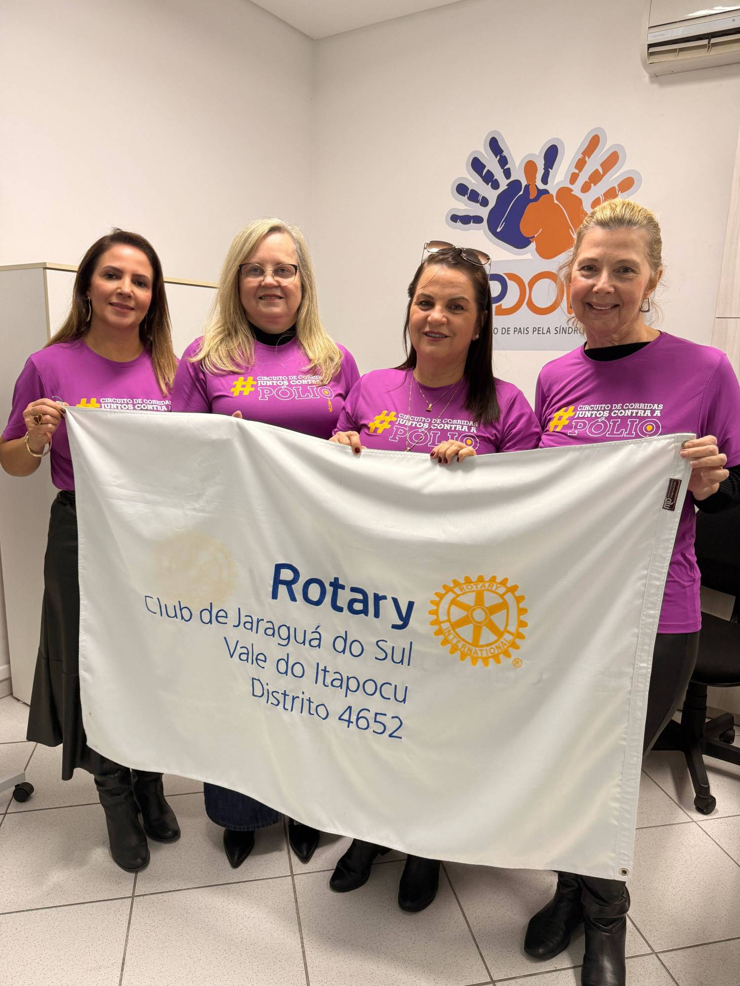 No dia 24/06/25 fizemos a entrega de projeto  - entrega de equipamentos de informática a Up Down 