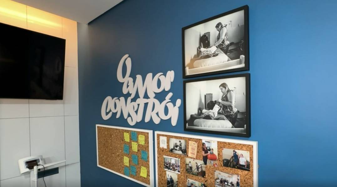 A APAE é uma instituição sem fins lucrativos que atua na área de assistência a pessoas com deficiência intelectual e múltipla