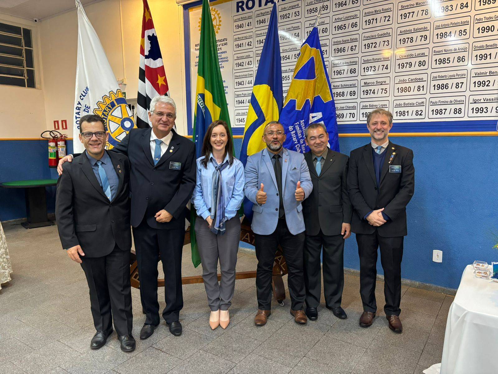 Presidentes e Governador Assistente na Solenidade de Transmissão e Posse do Rotary Club de Botucatu