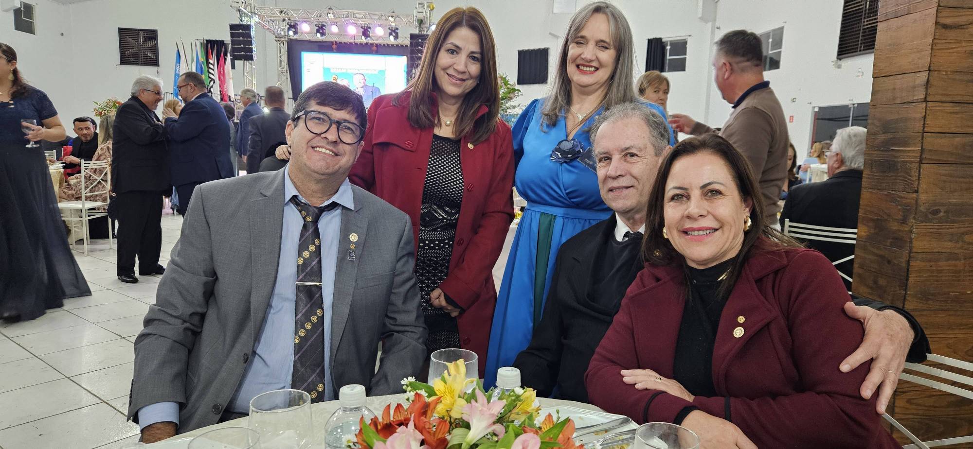 Marcia Brito e companheiros do RC de Tatui