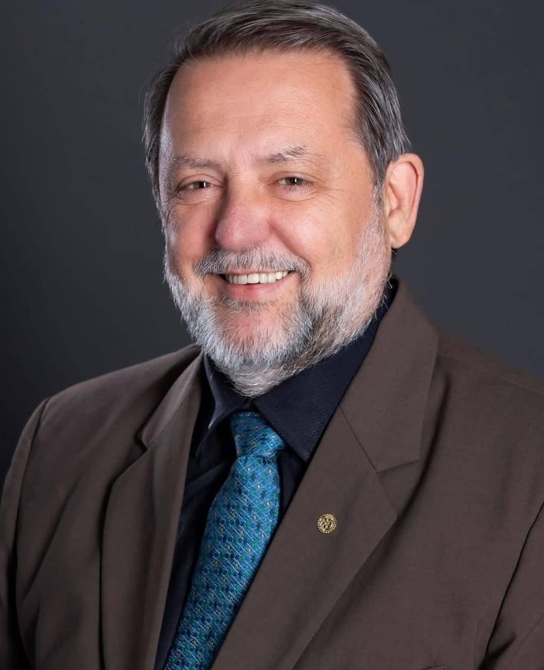 César Luis Scherer assume como diretor do Rotary International no país