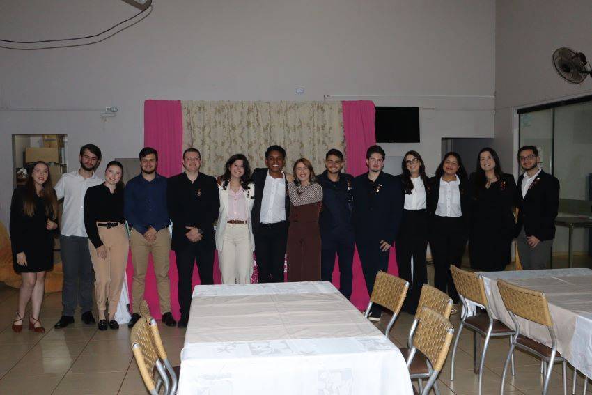 Rotaract Club de Capitão Leônidas Marques empossa nova diretoria e celebra trajetória de crescimento e impacto