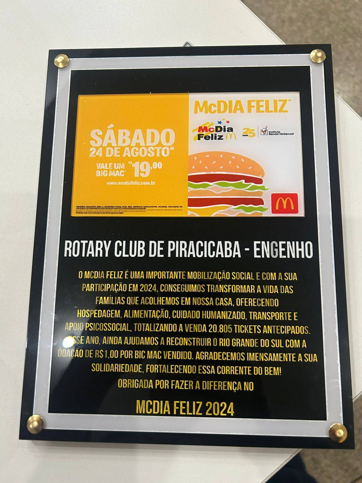 O ROTARY DE PIRACICABA-ENGENHO RECEBE PLACA DE RECONHECIMENTO PELA VENDA DE TICKETS DO BIG MC ANTECIPADOS EM 2024 E NOVA AÇÃO EM 2025
