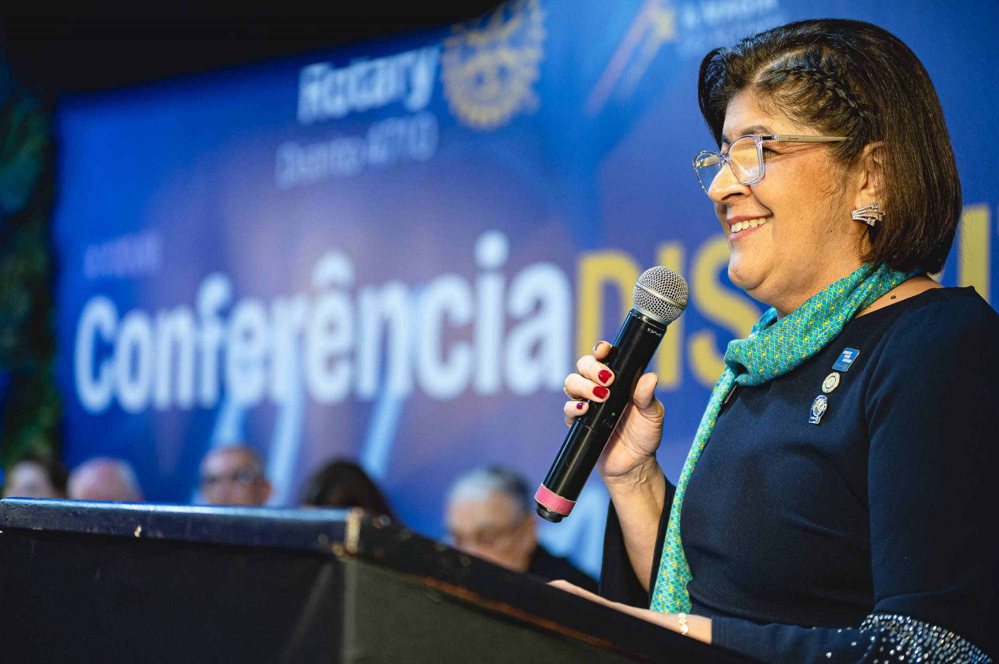 Irma Mariotti Meneghel Paiva, Governadora 25-26, em seu discurso na Conferência Distrital 2025 do Distrito 4710
