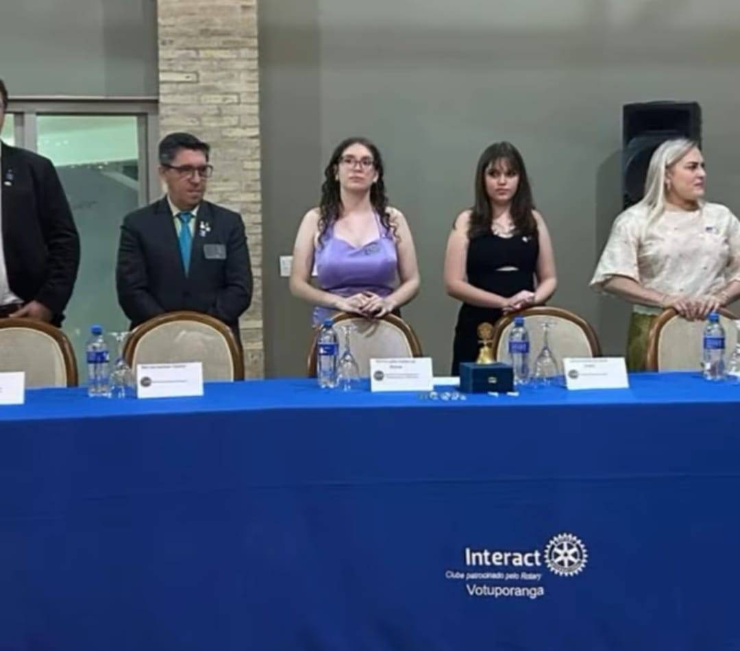 Posse da nova Diretoria do Interact Club de Votuporanga para o ano rotário 2025-26