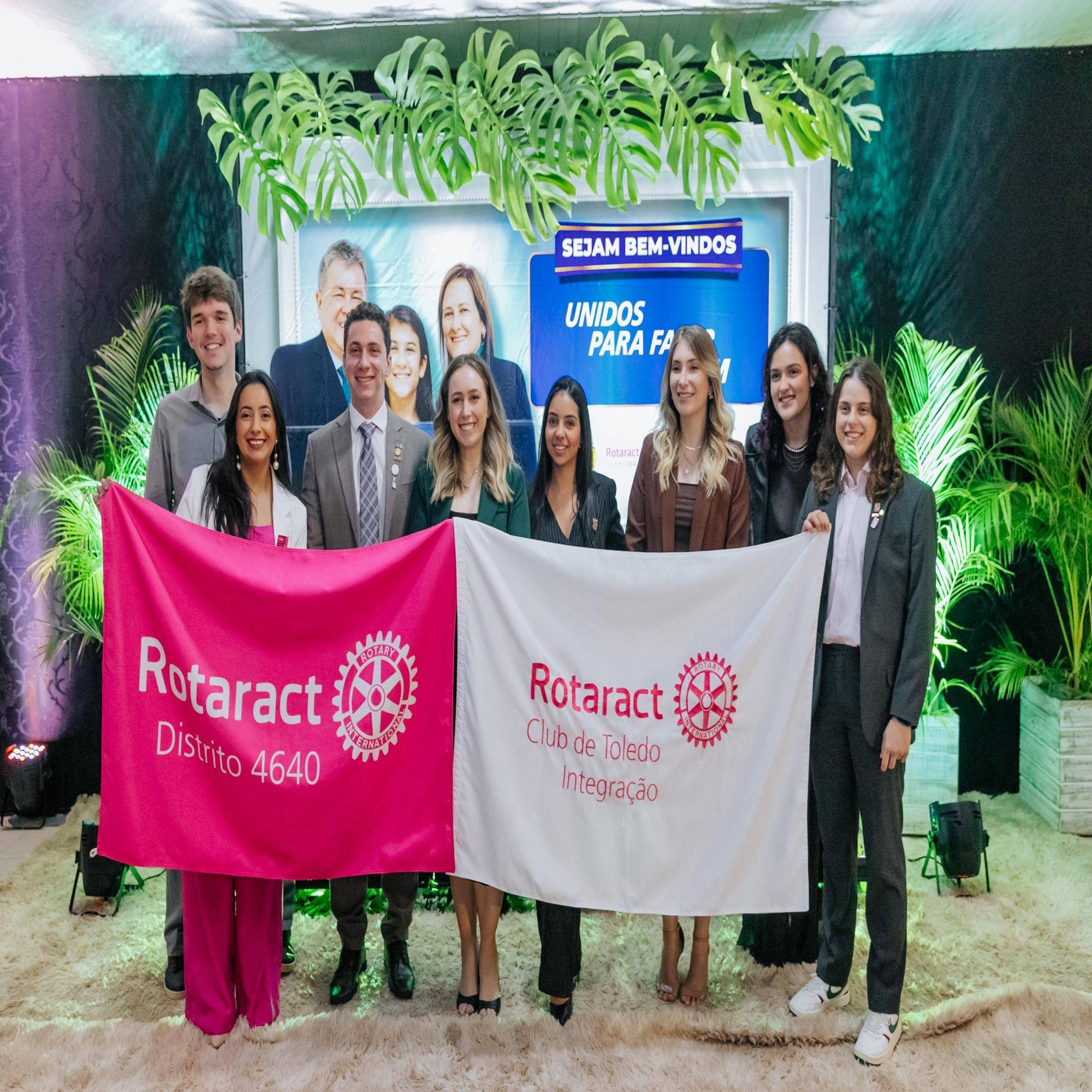Rotaractianos participam da Posse Distrital