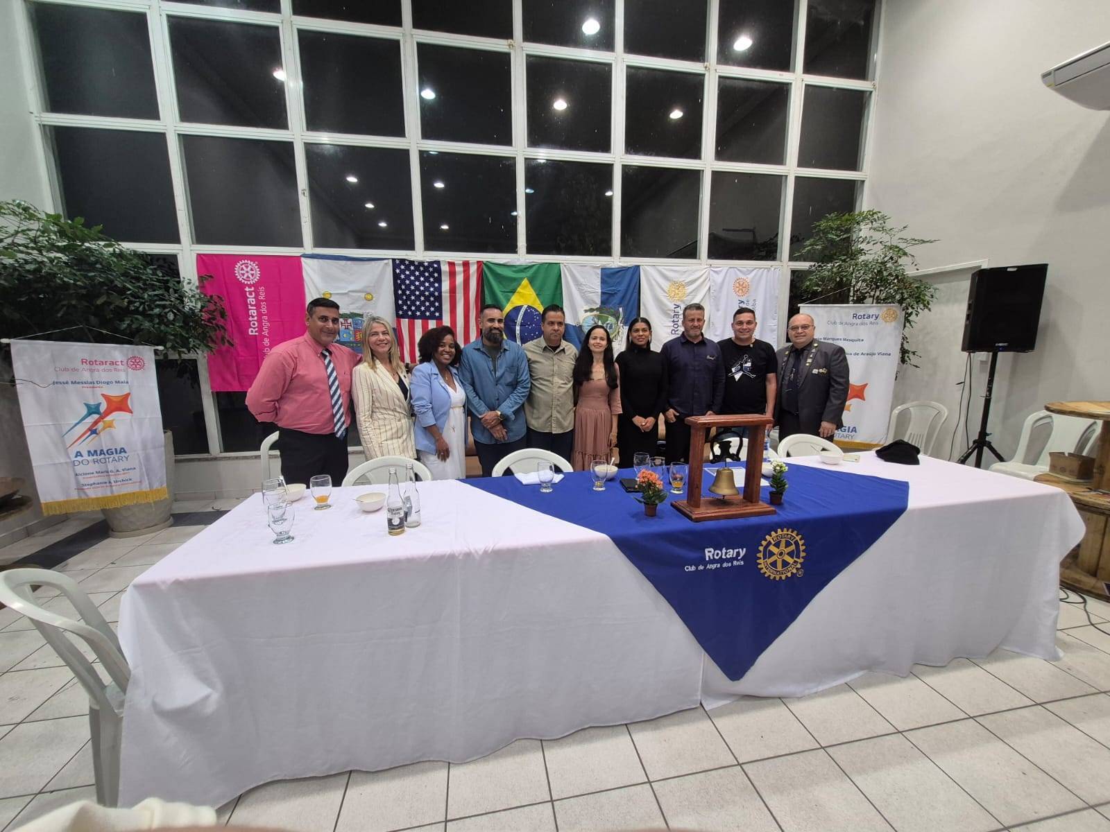 Presidente e nova diretoria do Rotary Club de Angra dos Reis