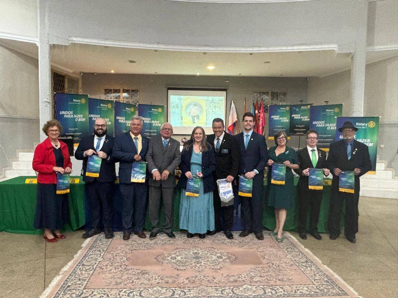 Governadora Márcia com os presidentes e GA da Área 8