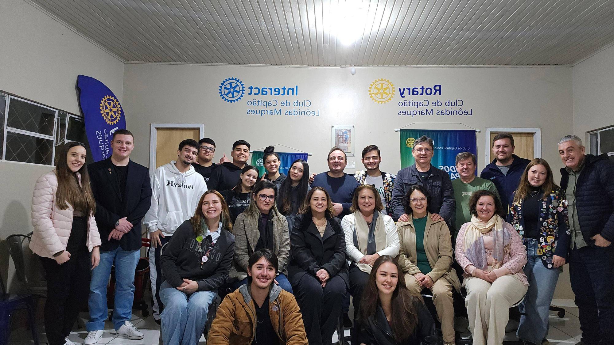 Reunião conjunta entre Rotary, Rotaract e Interact apresenta ações do ano rotário e experiência de intercambista