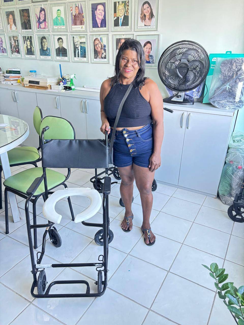 BANCO ORTOPÉDICO RCRLPAZ REALIZA ENTREGAS DE CADEIRAS DE BANHO