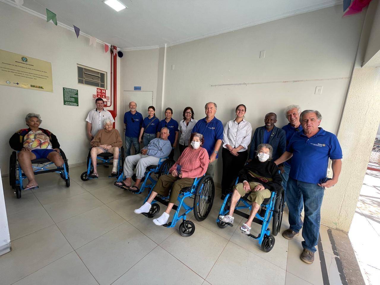 O Rotary Club de São José do Rio Preto - Novo Cinquentenário realizou, nesta terça-feira (29/07), a doação de cadeiras de rodas ao Hospital Nossa Senhora das Graças