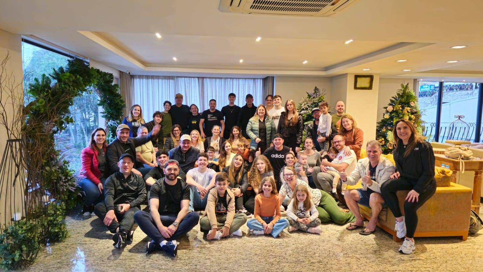 Foto no saguão do hotel, um espaço alegre e aconchegante!