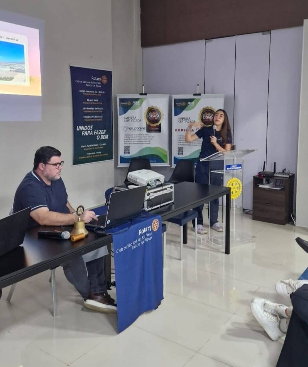 Reunião Ordinária do Rotary Palácio das Águas destaca relatos de intercambistas e preparativos para a ChoppFest 2025