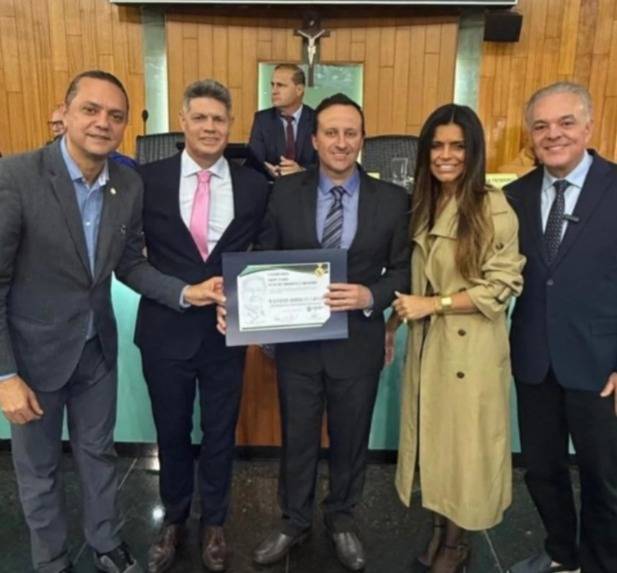 Walterson Carneiro é homenageado por suas contribuições ao agronegócio em nossa cidade.