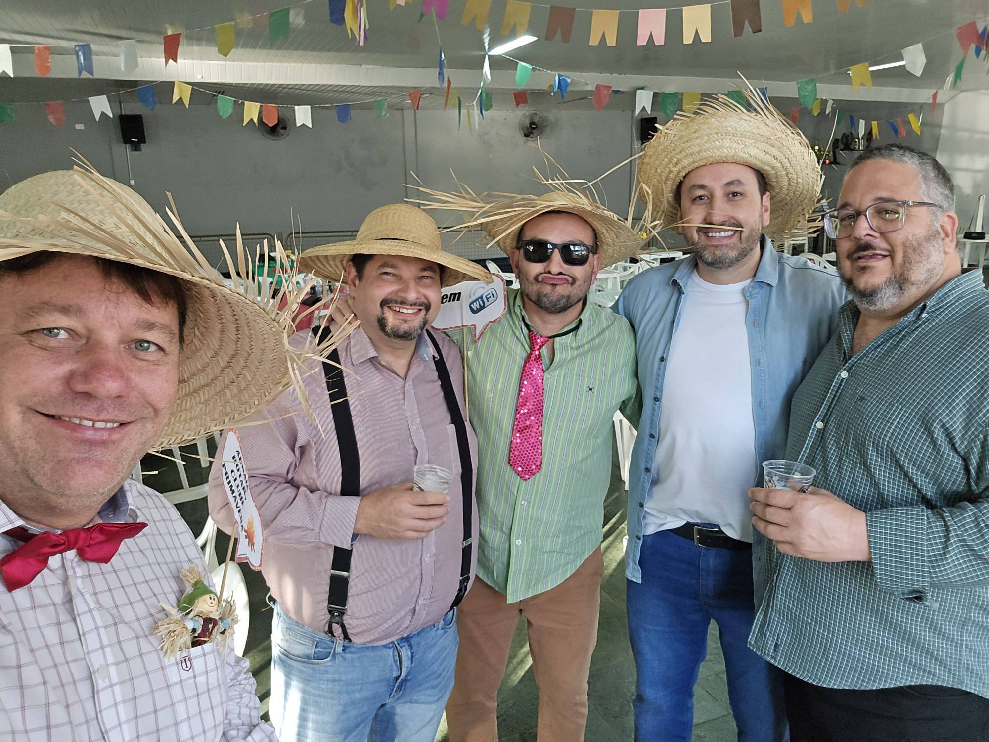 Rotarianos e amigos junto no 