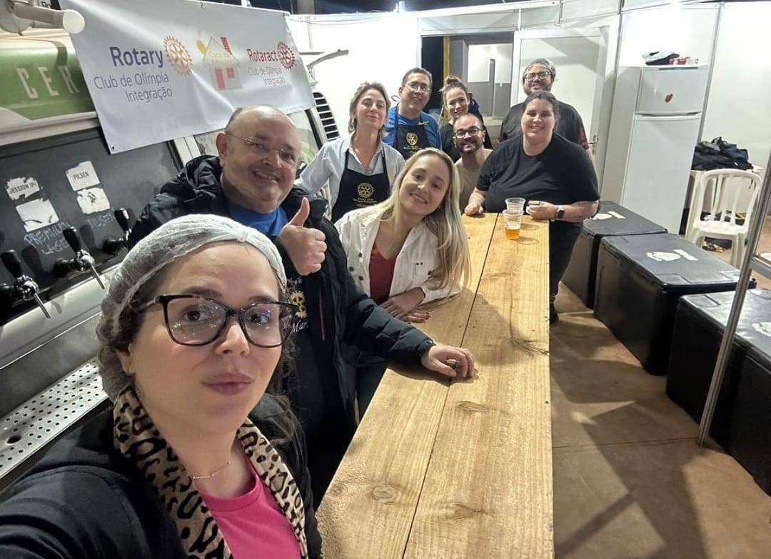 Rotary Clubs de Olímpia e Olímpia - Integração esteve presente no Festival de Folclore de Olimpia