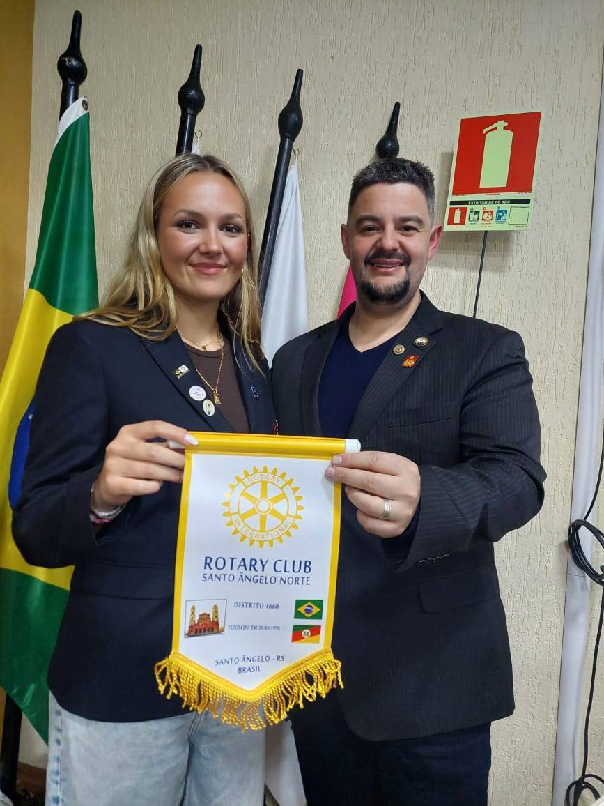 Hoje, em nossa reunião do Rotary Club Santo Ângelo Norte, tivemos a alegria de receber a intercambista Lynn Frahm, vinda da Alemanha 🇩🇪.