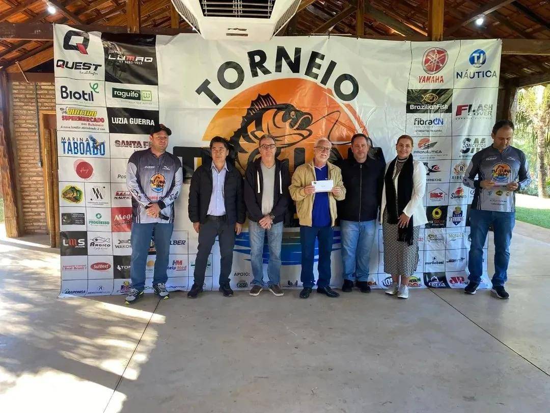 Rotary Club de Santa Fé do Sul recebe doação da Associação de Pesca Esportiva Tucuna do Bem