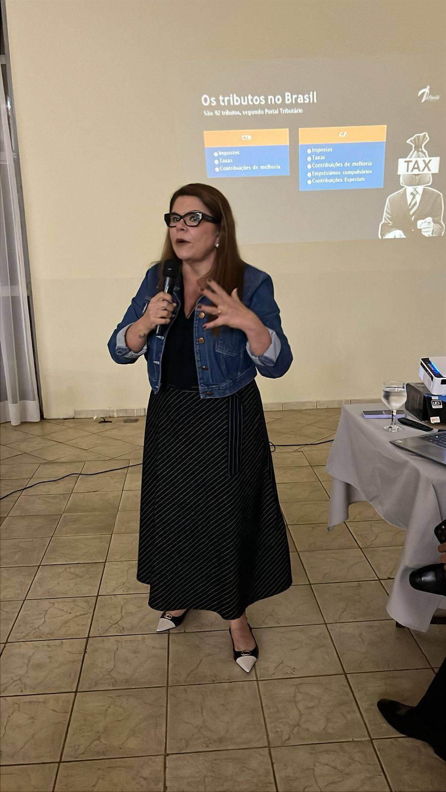 Palestra Reforma Tributária com Elizangela de Paula Kuhn 