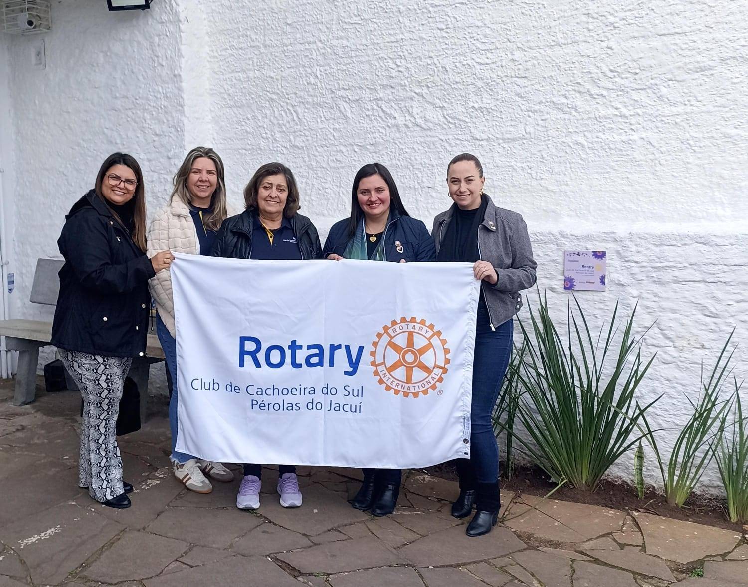 "Rotary Club de Cachoeira do Sul Pérolas do Jacuí: semeando cuidado e acolhimento no Espaço Ser Mulher. 🌸"