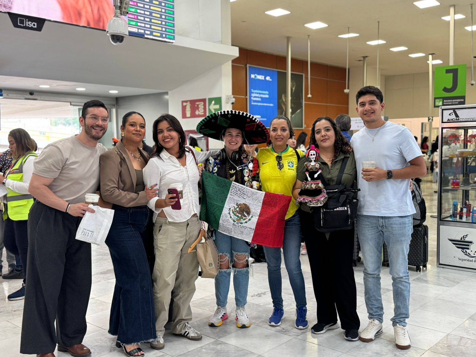 No mês de agosto, a nossa intercambista, do projeto “Jovem Destaque”, retornou a Flores da Cunha. Após um ano estudando no México, Luiza Helena Bett regressa carregada de experiências culturais, intelectuais e sociais, pronta para ingressar na faculdade e no Rotaract, Club, entidade que a ajudou a realizar o sonho de estudar fora do país. 