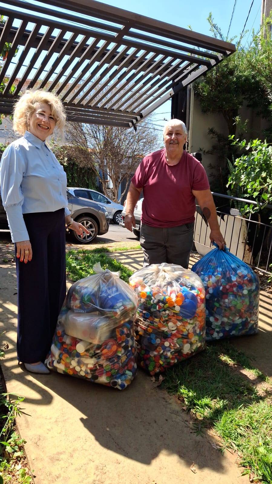 COLETA DE TAMPINHAS PLASTICAS PARA O PROJETO AMIGAS DA ONÇA