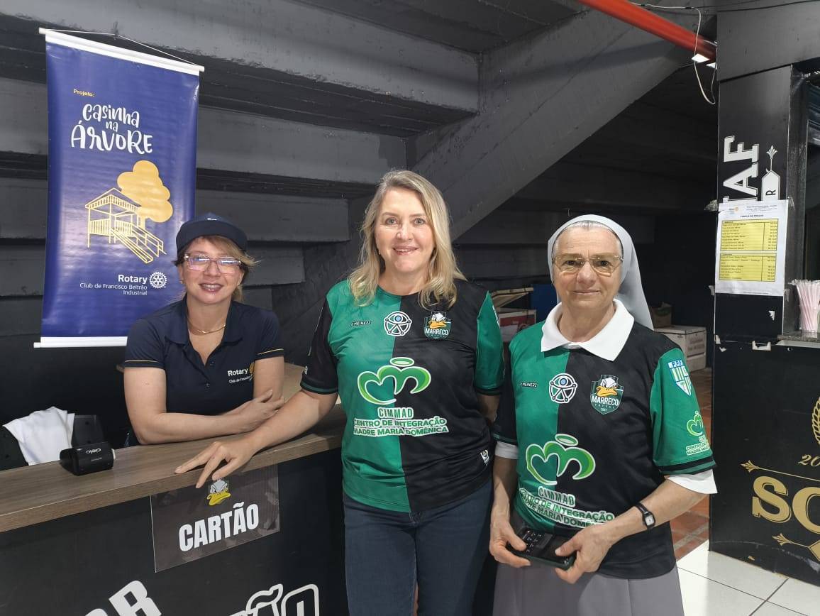 Foto: Thalita Grando Rauen presidente Rotary Club de Francisco Beltrão Industrial, Dely Bisolo, voluntária do projeto e Irmã Dirce Tonet, diretora do Cimmad - (Foto Lu Particheli)