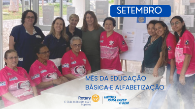 Voluntários e Alunas do Projeto Reescrevendo a Vida