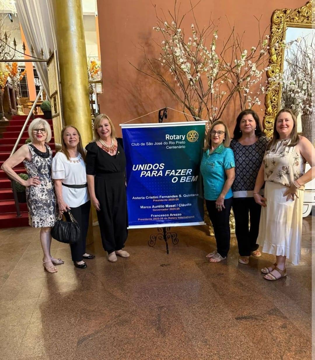 Rotary Club São José do Rio Preto - Centenário  empossa 3 novas associadas durante transmissão de cargos.