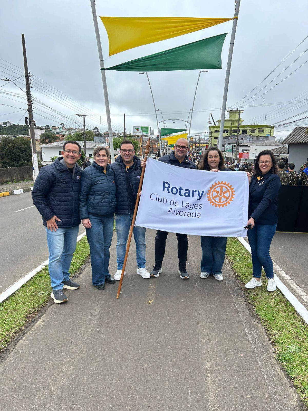 Rotary Lages Alvorada presente no Desfile Cívico de 2025