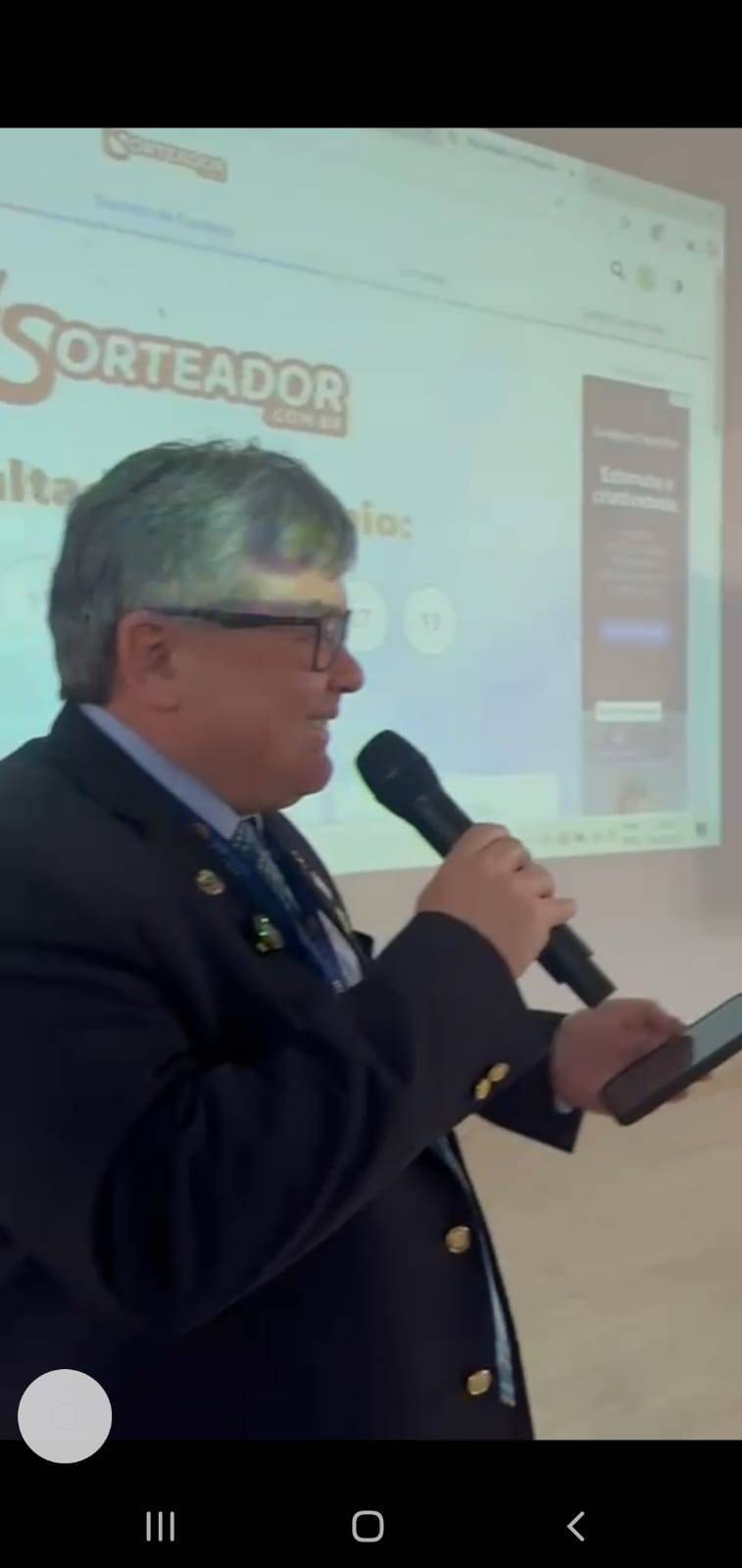 Governador Wilson fez o sorteio e o Rotary Club de Guaira foi o sorteado.