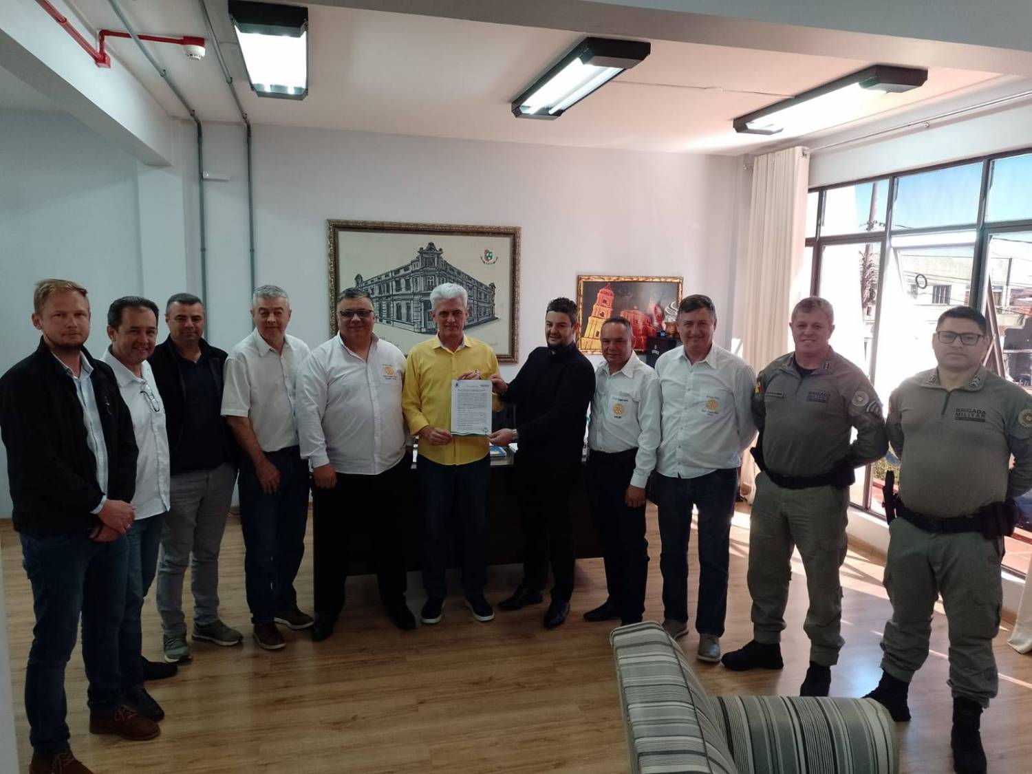 audiência com o prefeito Nívio Braz e com o secretário de Meio Ambiente, André Pedroso, ocasião em que foi assinada a cessão da área destinada à construção da nossa futura sede administrativa e de eventos.