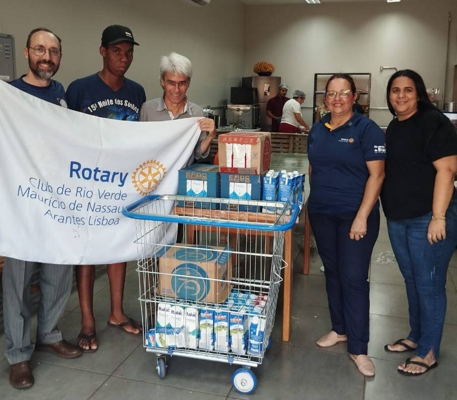 Rotary Club – Maurício de Nassau Arantes Lisboa, representado pela presidente Denise Moura e pelos membros Allison de Moura e Fábio Trancolin, realizou uma visita ao Centro de Ensino Especial Bom Pastor, dirigido por Cássia Campos
