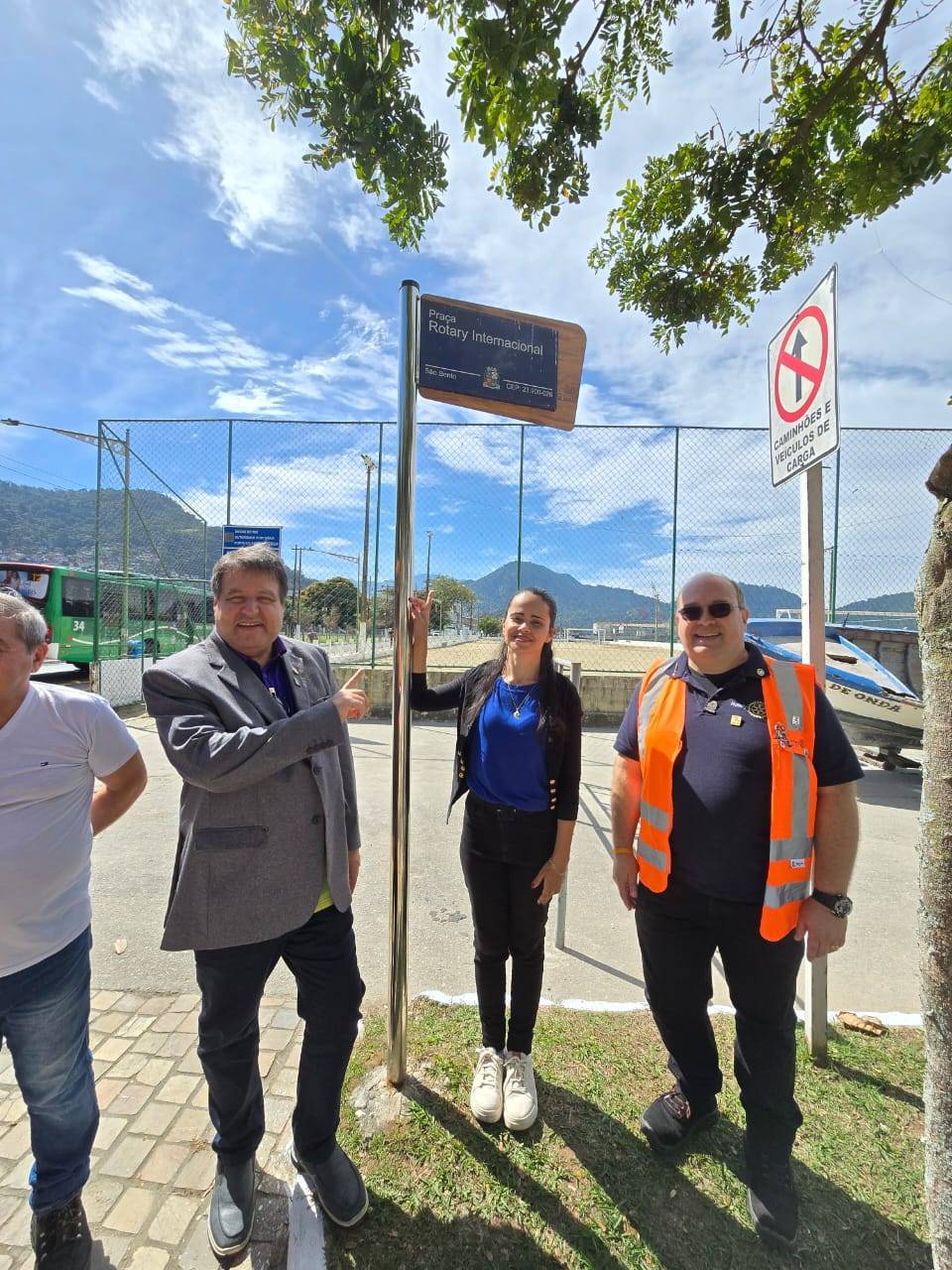 O Governador Visita a praça do Rotary no bairro São Bento em Angra dos Reis