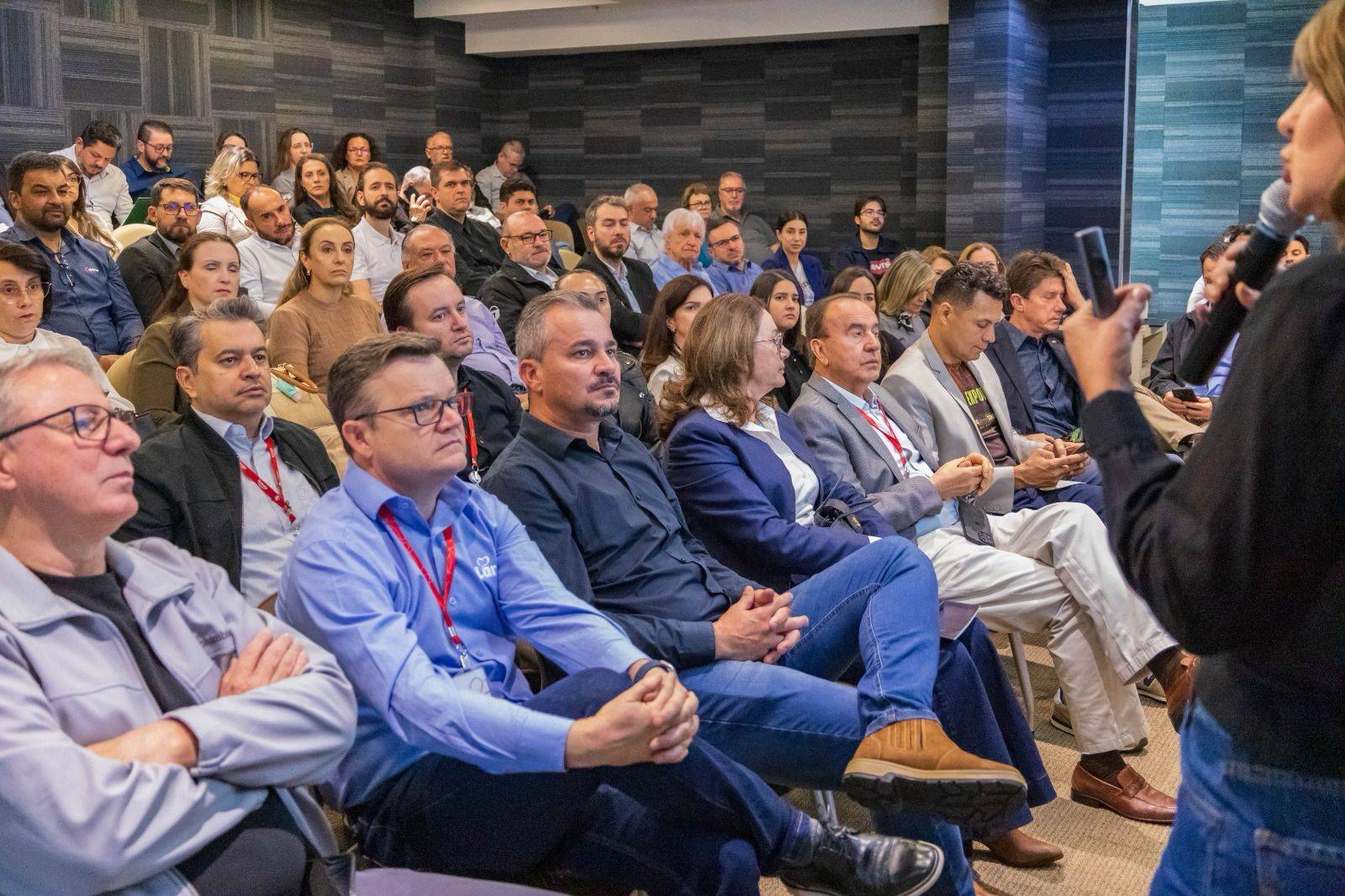 Rotary Club de Medianeira Caminho do Colono participa da reunião mensal do CODEMED