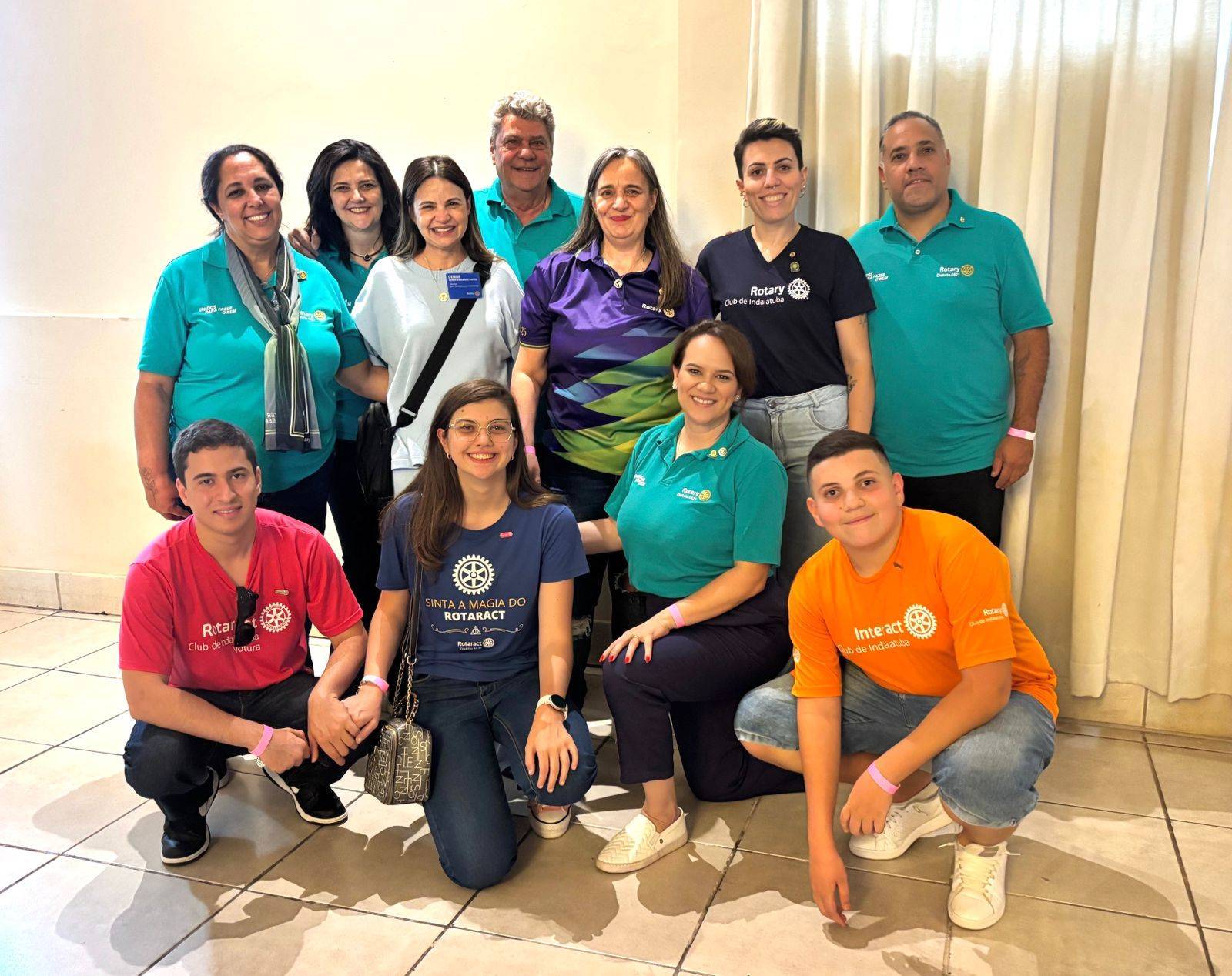 Nossa Familia Rotaria com rotarianos, rotaractianos e interactianos