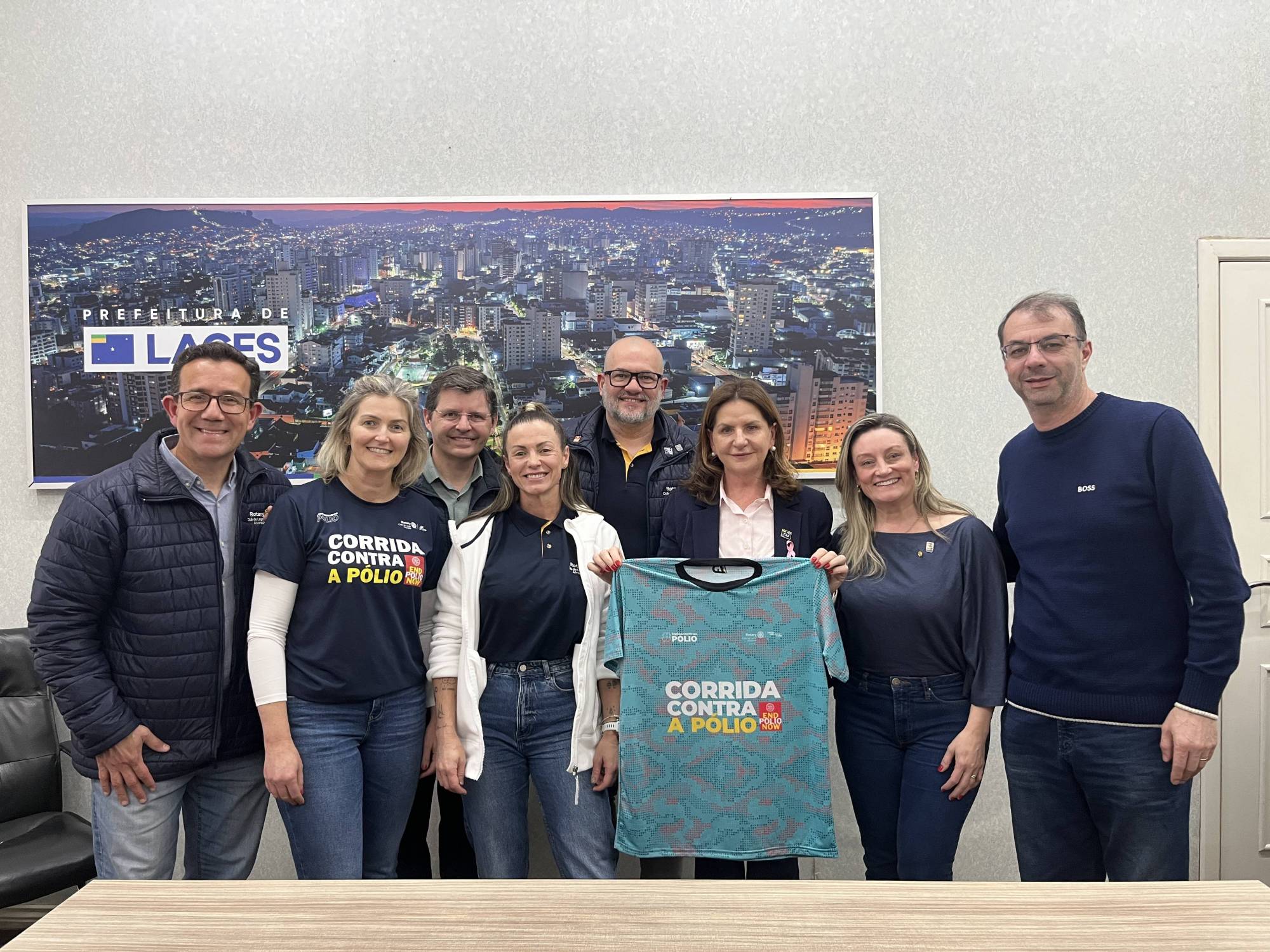 Prefeita Carmen Zanotto e Presidente da Câmara de Vereadores Maurício Batalha com integrantes do Rotary Club de Lages Alvorada